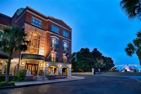 luxury hotels downtown charleston.